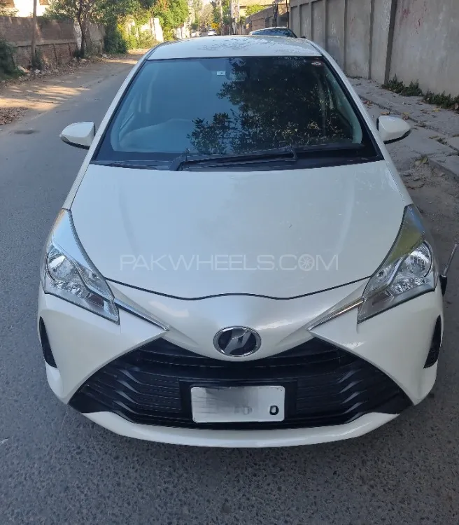 Toyota Vitz 2017 for Sale in Faisalabad Image-1
