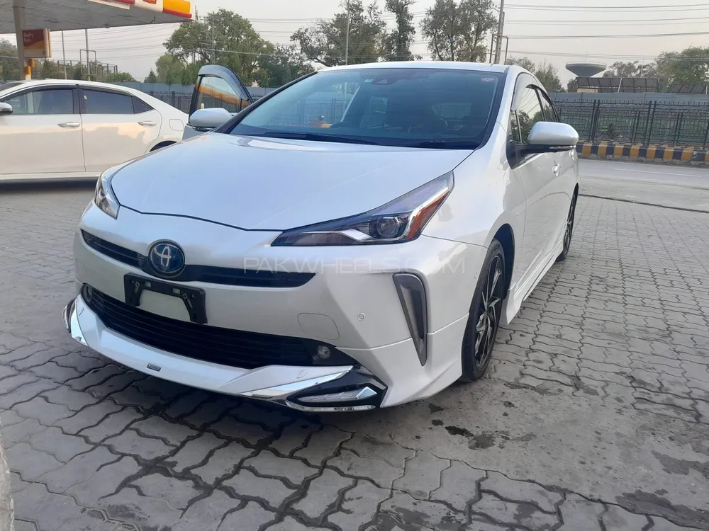 Toyota Prius 2021 for Sale in Islamabad Image-1