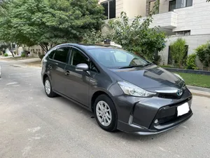 Toyota Prius Alpha 2014 for Sale