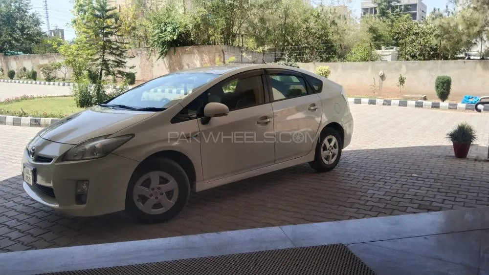 Toyota Prius 2011 for sale in Peshawar