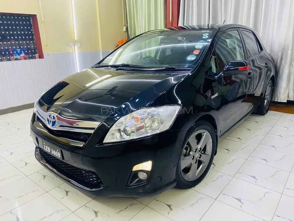 Toyota Auris 2012 for Sale in Lahore Image-1