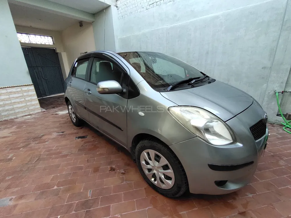 Toyota Yaris Hatchback 2006 for Sale in Kohat Image-1