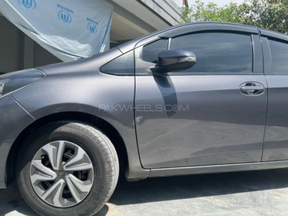 Toyota Vitz 2015 for Sale in Nowshera Image-1