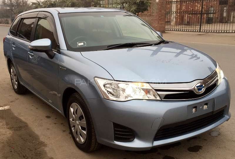 Toyota Corolla Fielder 2013 for Sale in Faisalabad Image-1