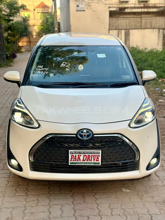 Toyota Sienta 2019 for Sale in Sialkot Image-1