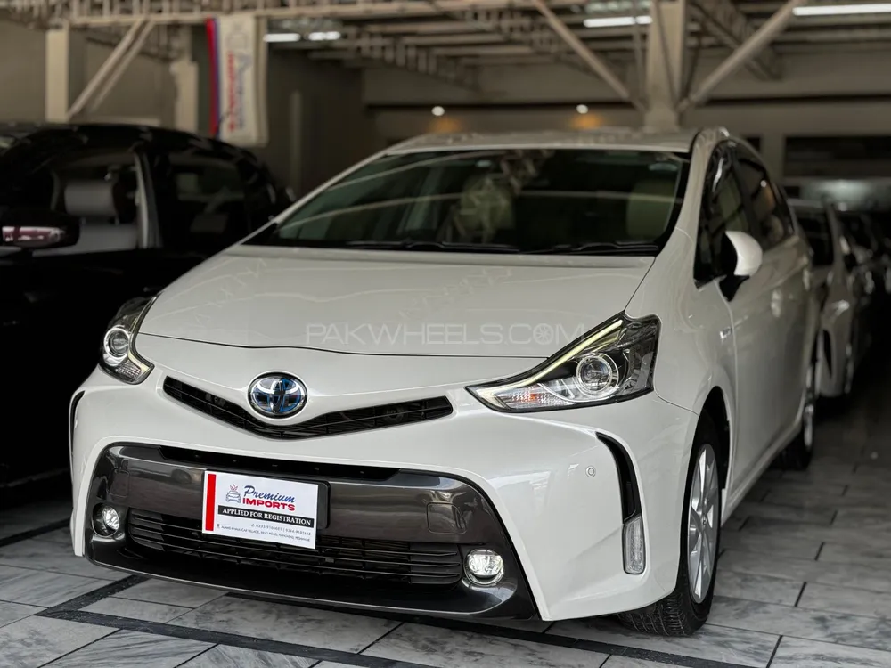 Toyota Prius Alpha 2020 for sale in Peshawar