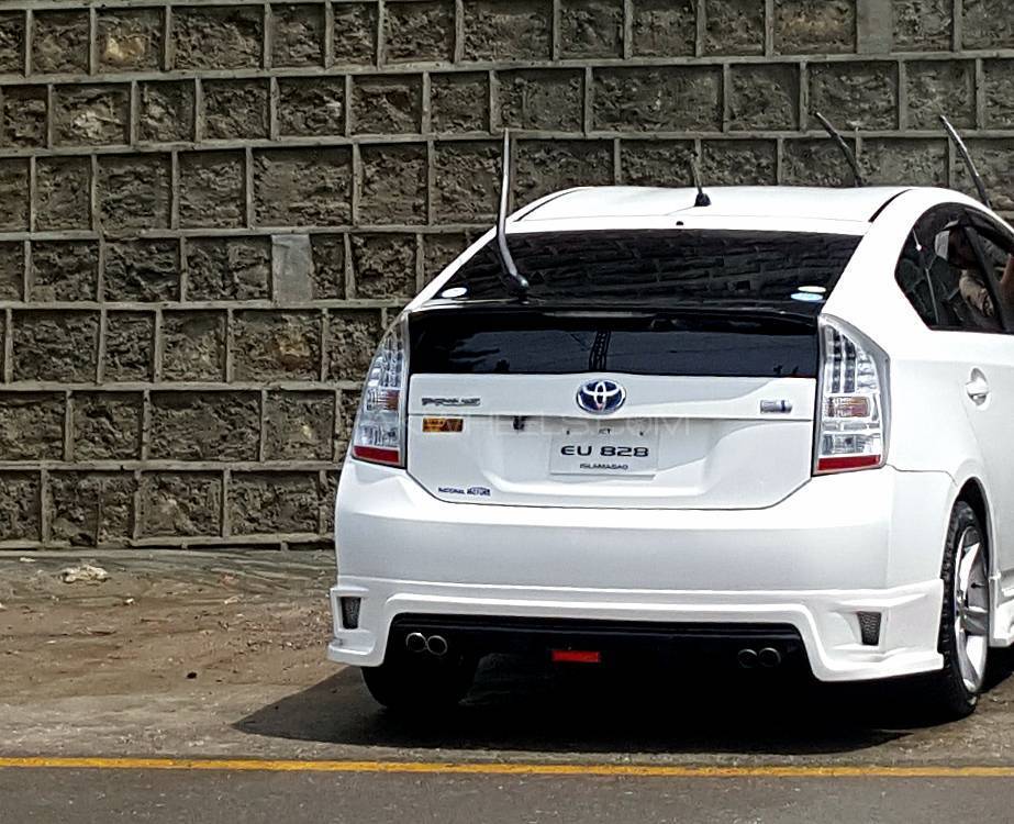 Toyota Prius - 2015  Toyota Prius - 2015  Image-3