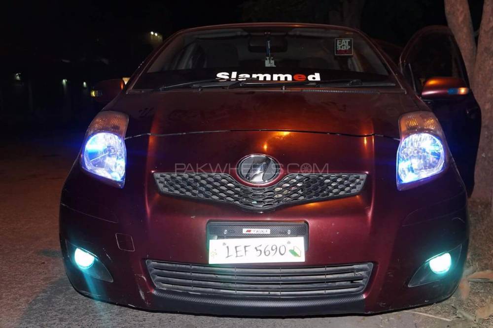 Toyota Vitz - 2015  Toyota Vitz - 2015  Image-2