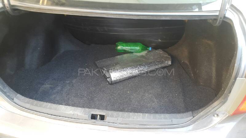 Toyota Corolla - 2011  Toyota Corolla - 2011  Image-5