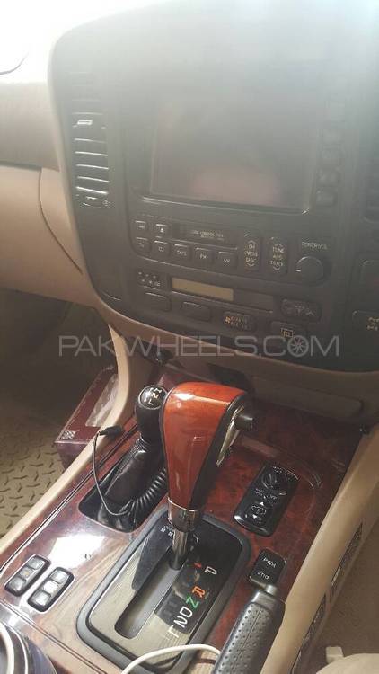 Toyota Land Cruiser - 2000  Toyota Land Cruiser - 2000  Image-6