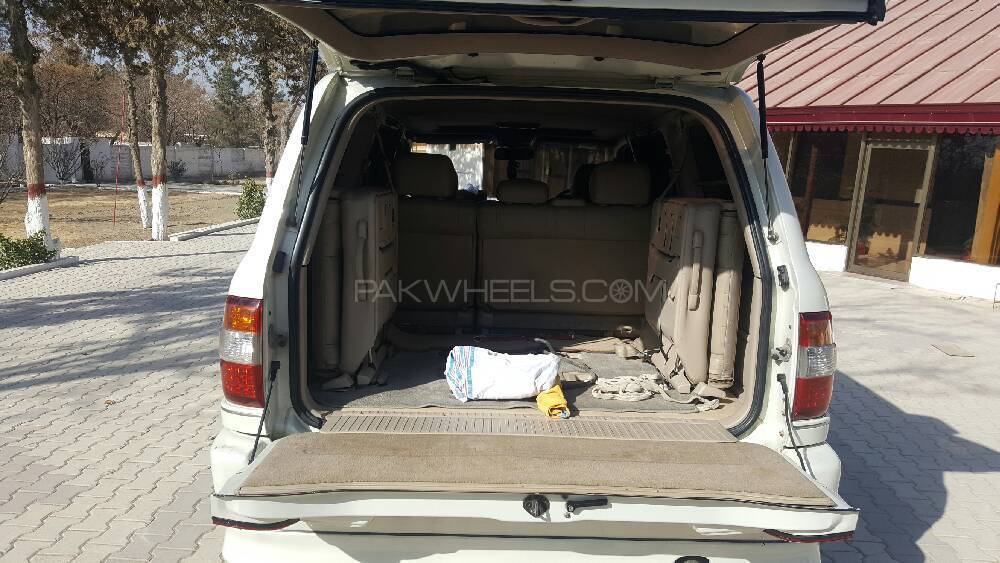 Toyota Land Cruiser - 2000  Toyota Land Cruiser - 2000  Image-14