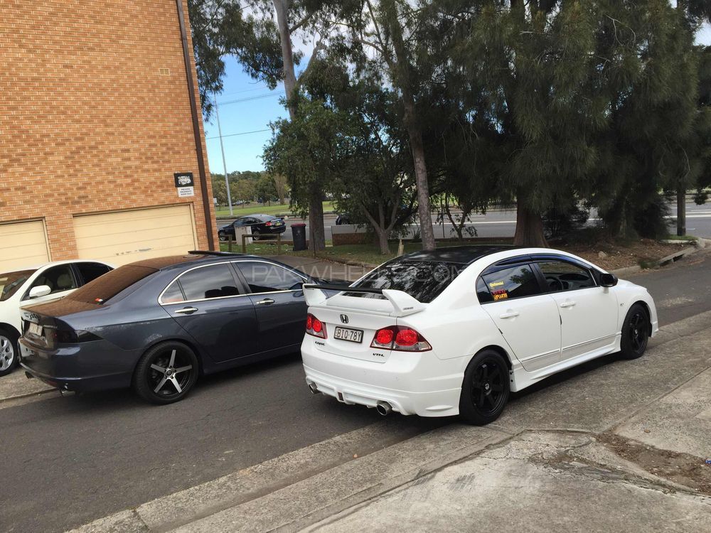 Honda Civic - 2010  Honda Civic - 2010  Image-4