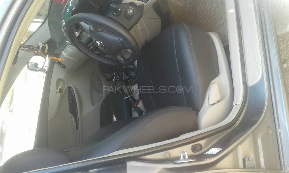Toyota Corolla - 2011  Toyota Corolla - 2011  Image-5