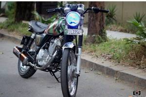 Suzuki GS 150 - 2013