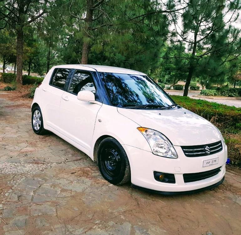 Suzuki Swift - 2012  Suzuki Swift - 2012  Image-2