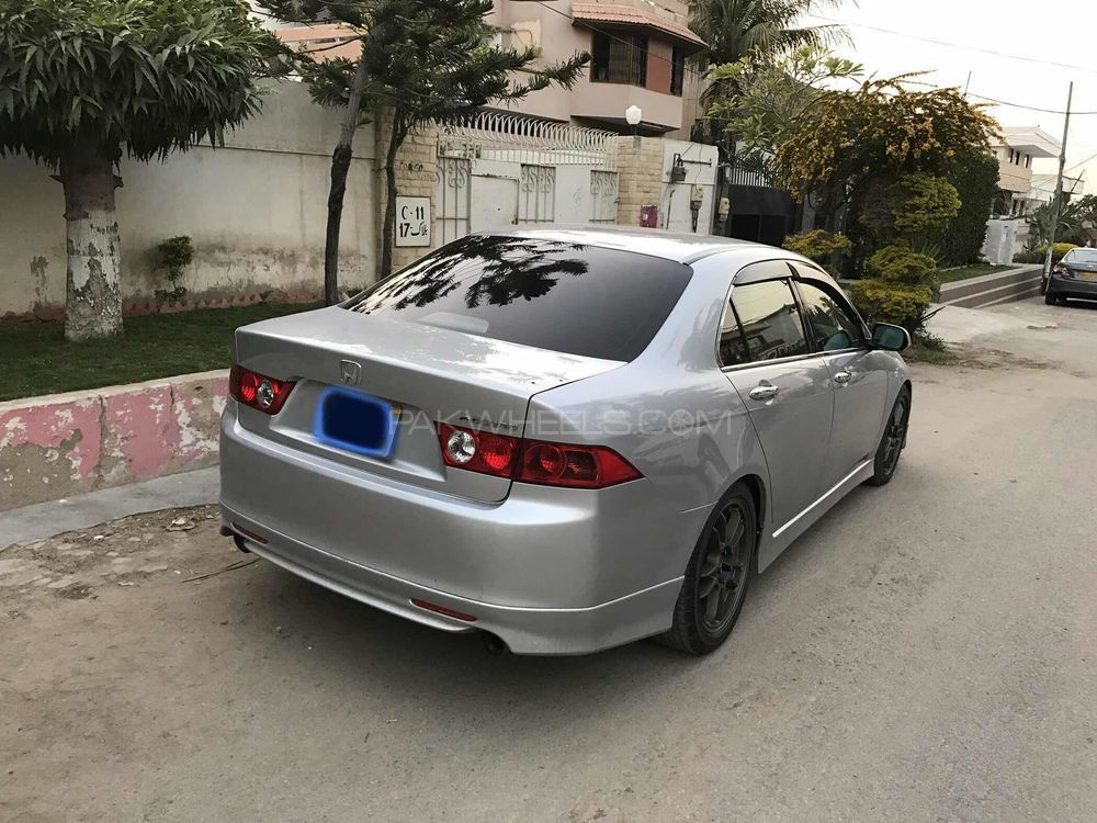 Honda Accord - 2003  Honda Accord - 2003  Image-3