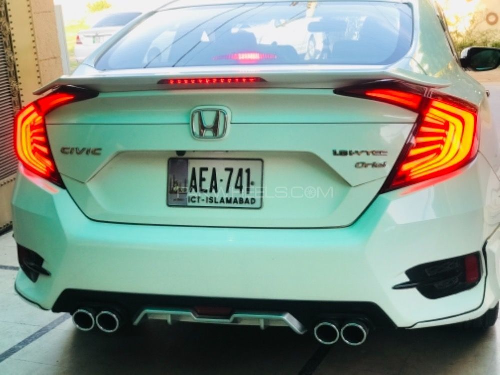 Honda Civic - 2016  Honda Civic - 2016  Image-2