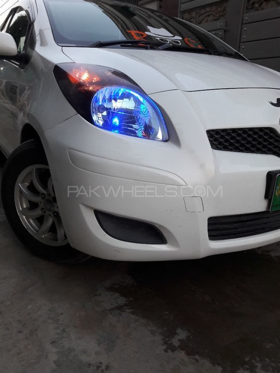 Toyota Vitz - 2008  Toyota Vitz - 2008  Image-3