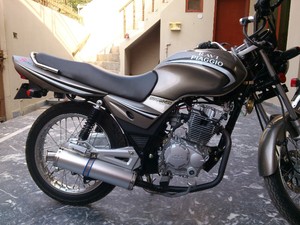 راوی Piaggio Storm 125 - 2012