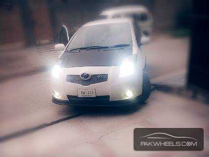 Toyota Vitz - 2005 vitz Toyota Vitz - 2005 vitz Image-2