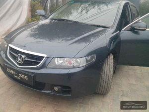 Honda Accord - 2005