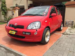 Toyota Vitz - 2000