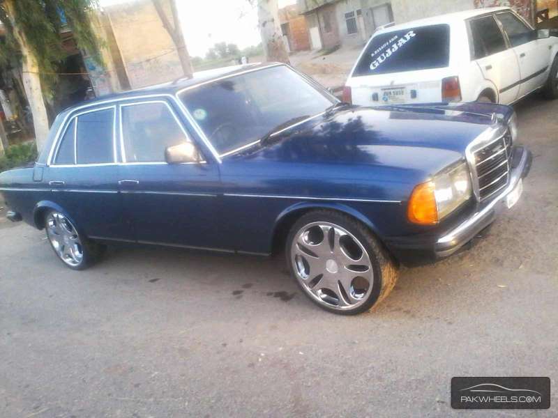 Mercedes Benz D Series - 1978 w123 Mercedes Benz D Series - 1978 w123 Image-2