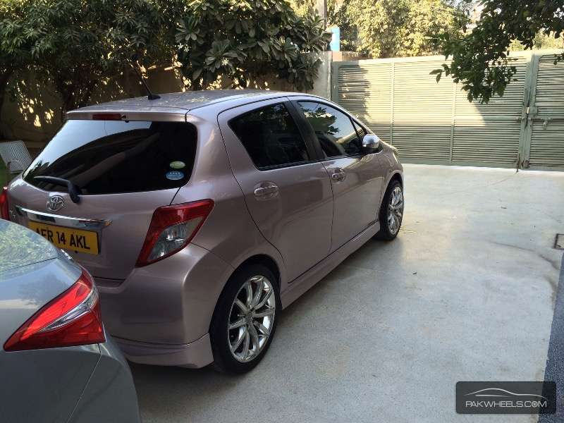Toyota Vitz - 2015  Toyota Vitz - 2015  Image-5