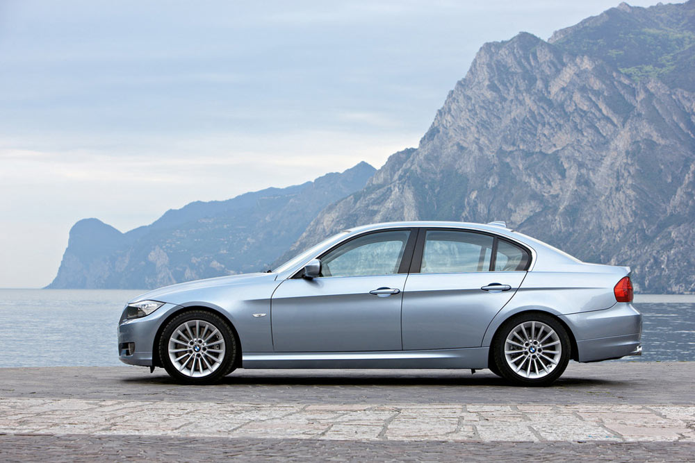 BMW 3 Series 5th (E90) Generation Exterior Side View