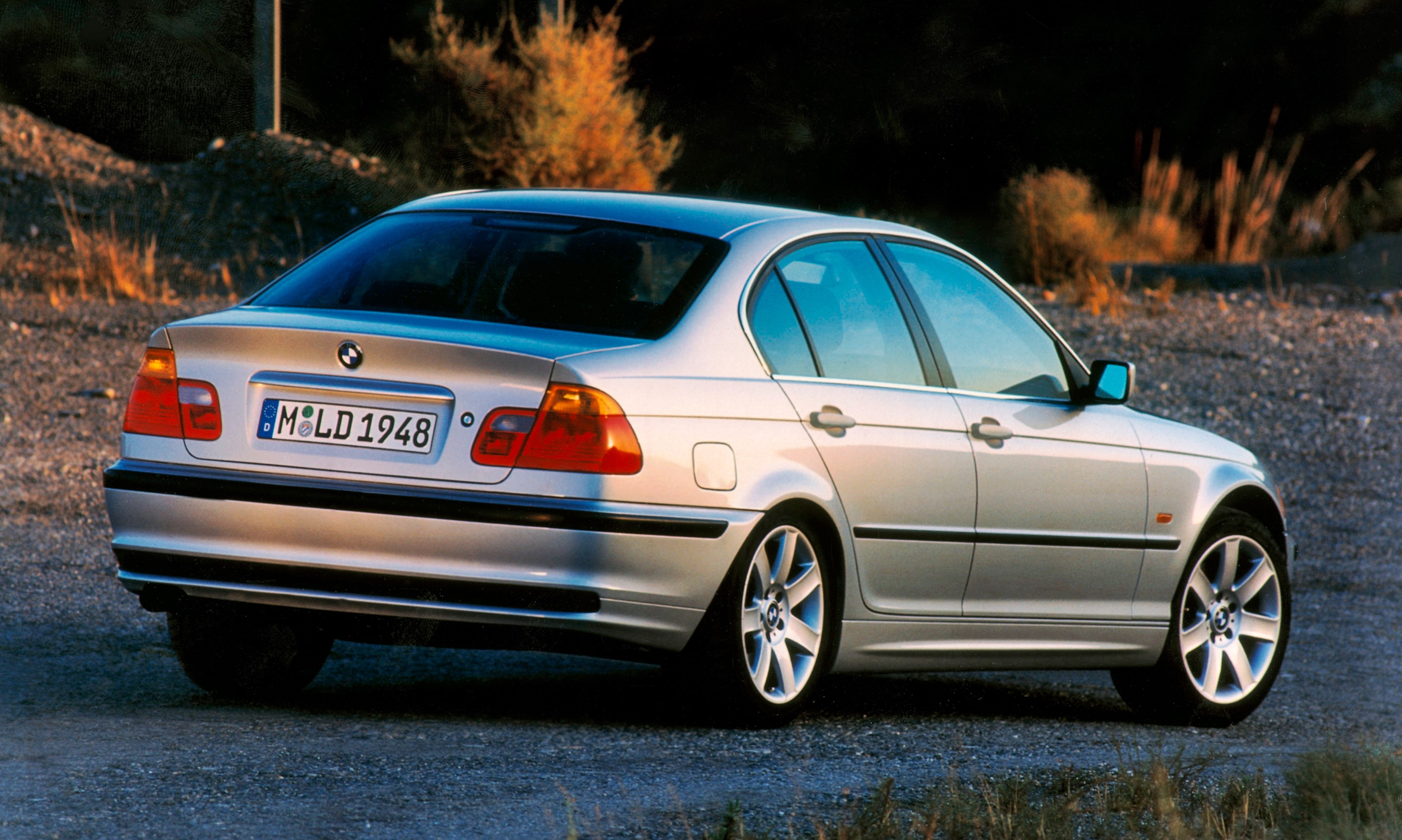 BMW 3 Series 4th (E46) Generation Exterior Rear End