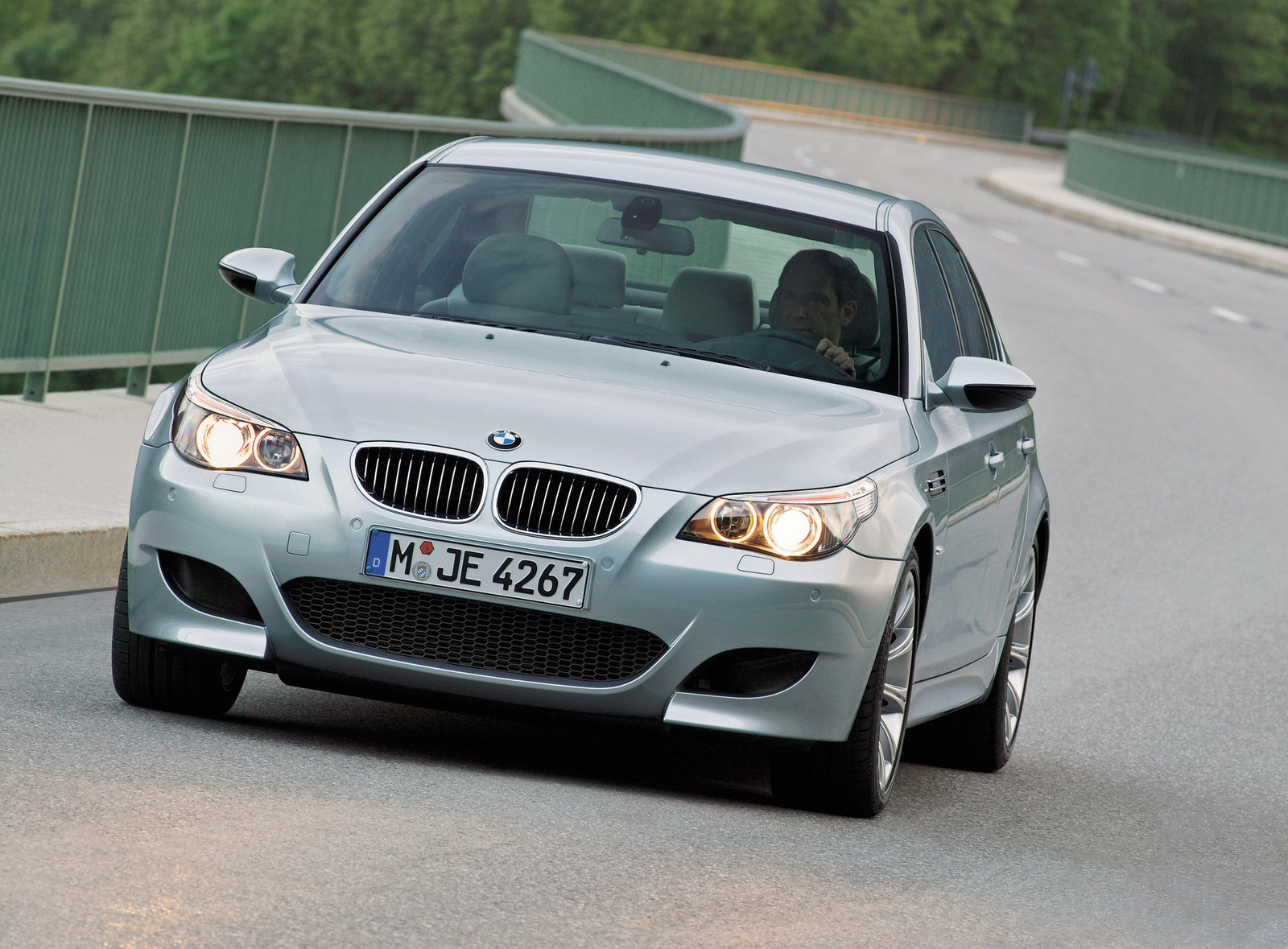 BMW 5 Series Exterior Front End