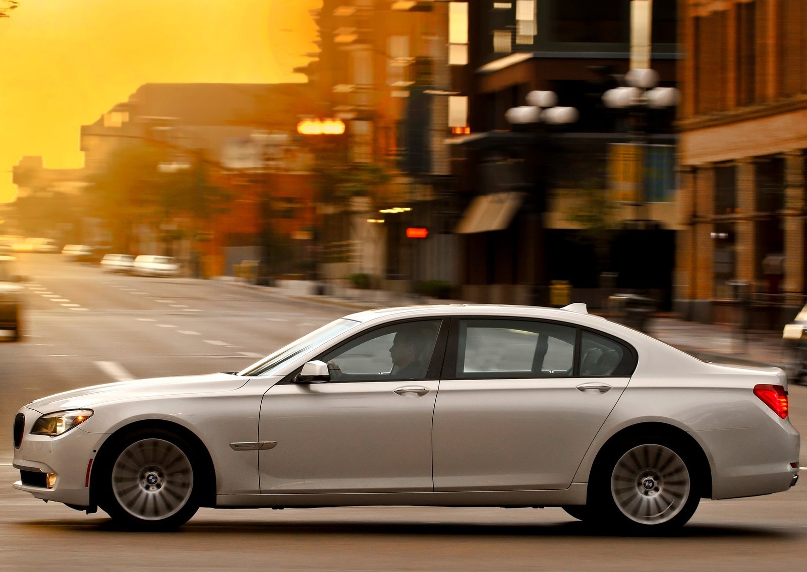 BMW 7 Series Exterior Side View