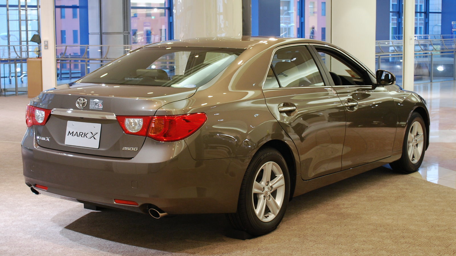 Toyota Mark X Exterior Rear End