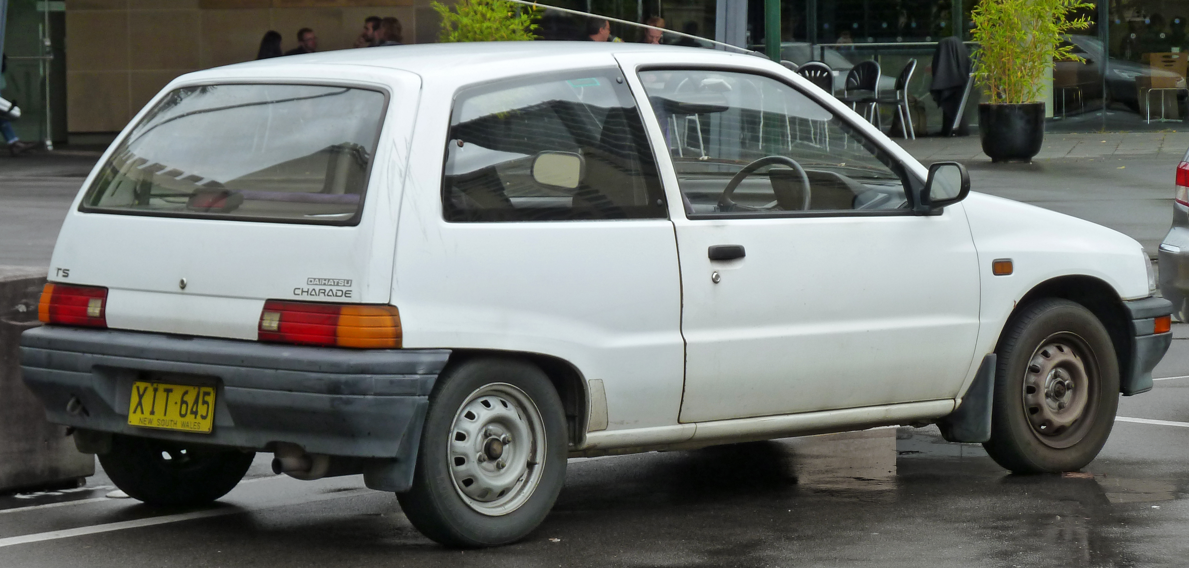Daihatsu Charade Exterior Side View