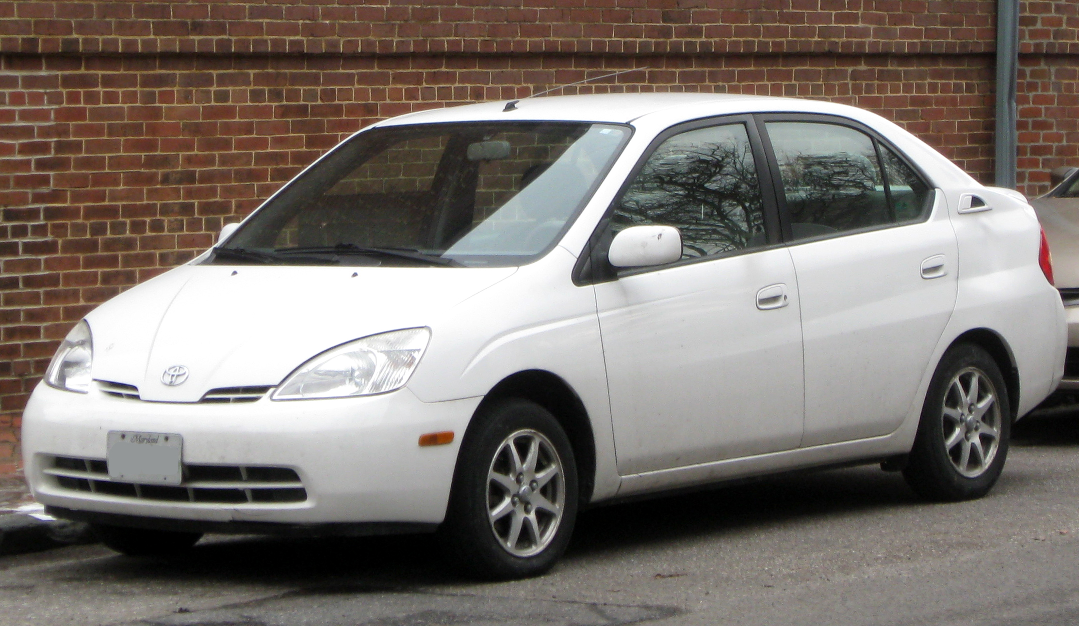 Toyota Prius 1st Generation Exterior Front Side View