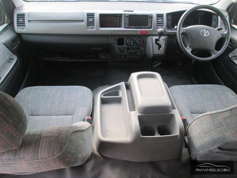 Toyota Hiace 5th Generation Interior Dashboard