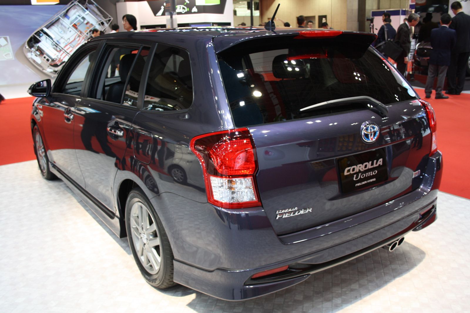 Toyota Corolla Fielder Exterior Rear View