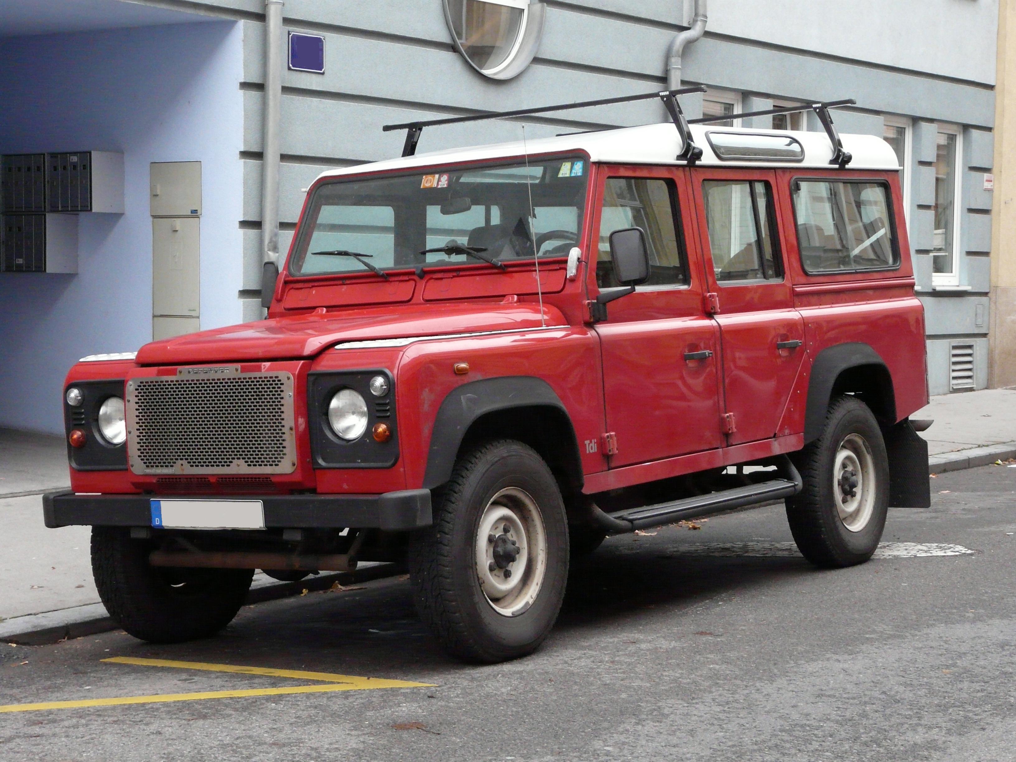 Land Rover Defender Exterior Front Side View