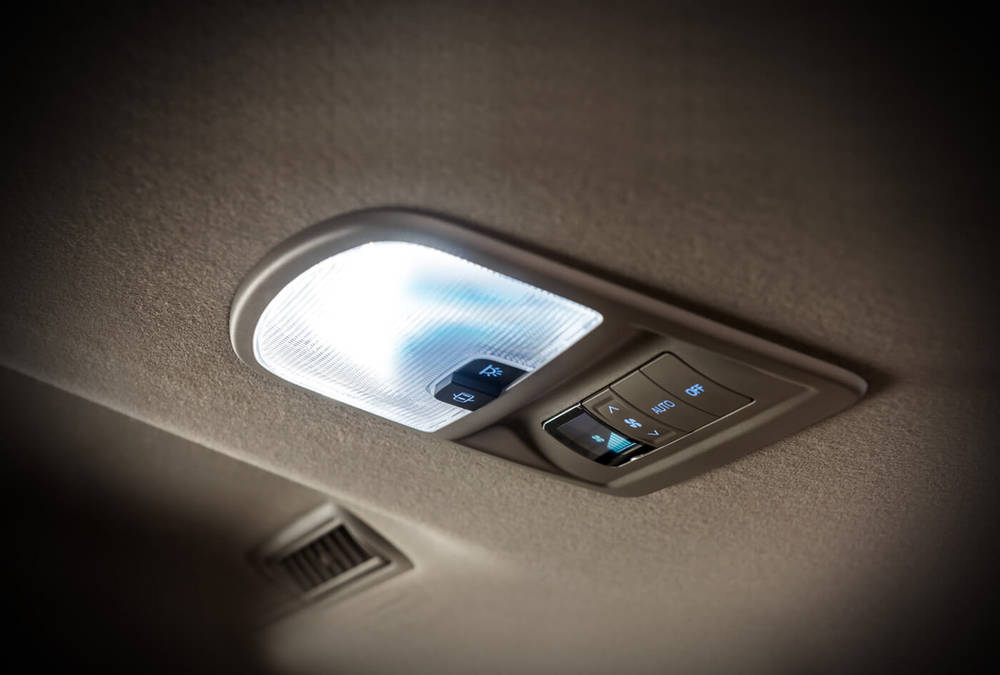 ٹویوٹا فورچیونر Interior Rear Air Conditioning Buttons