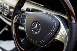 مرسڈیز بینز ایس کلاس Interior Steering  مرسڈیز بینز ایس کلاس Interior Steering