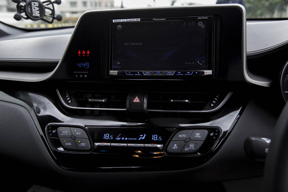Toyota C-HR Interior infotainment display