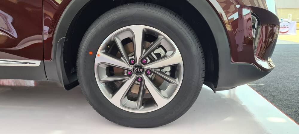 KIA Sorento Exterior Tyre and Wheel
