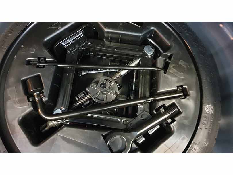 کِیا  پیکانٹو 2024 Interior Spare Wheel and Tool Kit