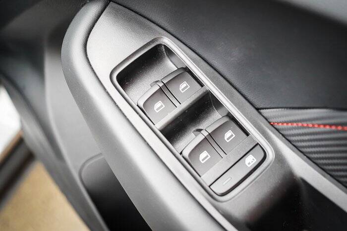 ایم جی ZS EV 2023 Interior Driver door switches