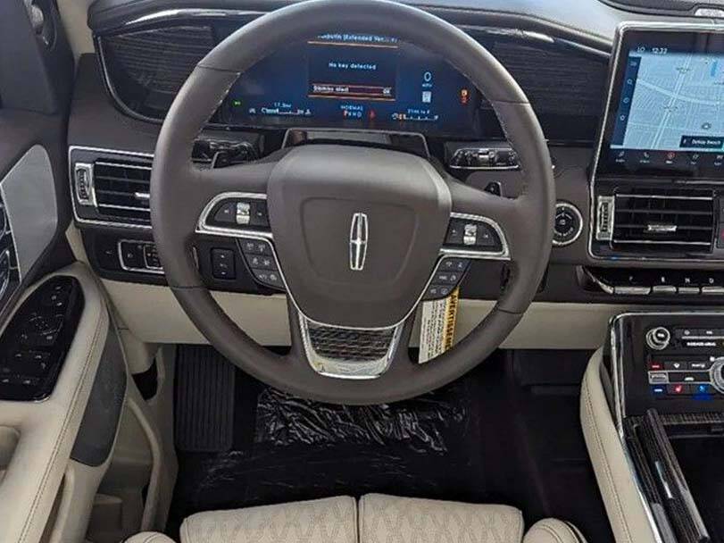 Lincoln Navigator Interior 