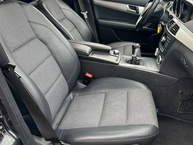 Mercedes Benz C Class Estate Interior 