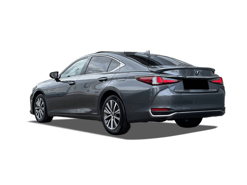 لیکزس ای ایس Exterior 