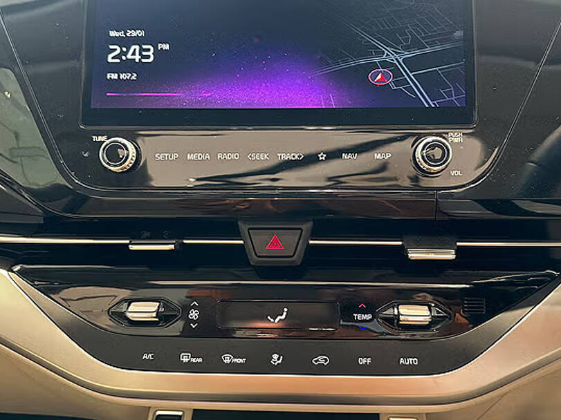KIA Carens Interior 