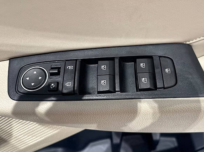 KIA Carens Interior 