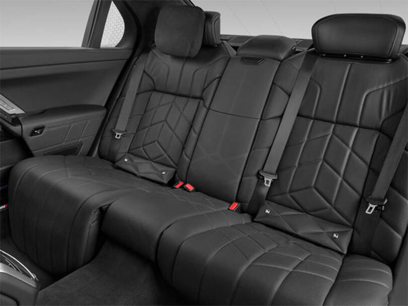 بی ایم ڈبلیو 7 سیریز Interior Rear Seats